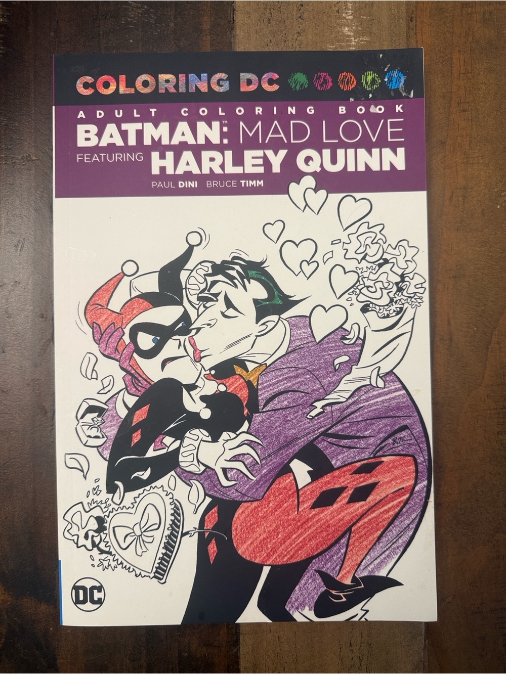 DC Coloring DC Batman: Mad Love Featuring Harley Quinn - Purple & Red